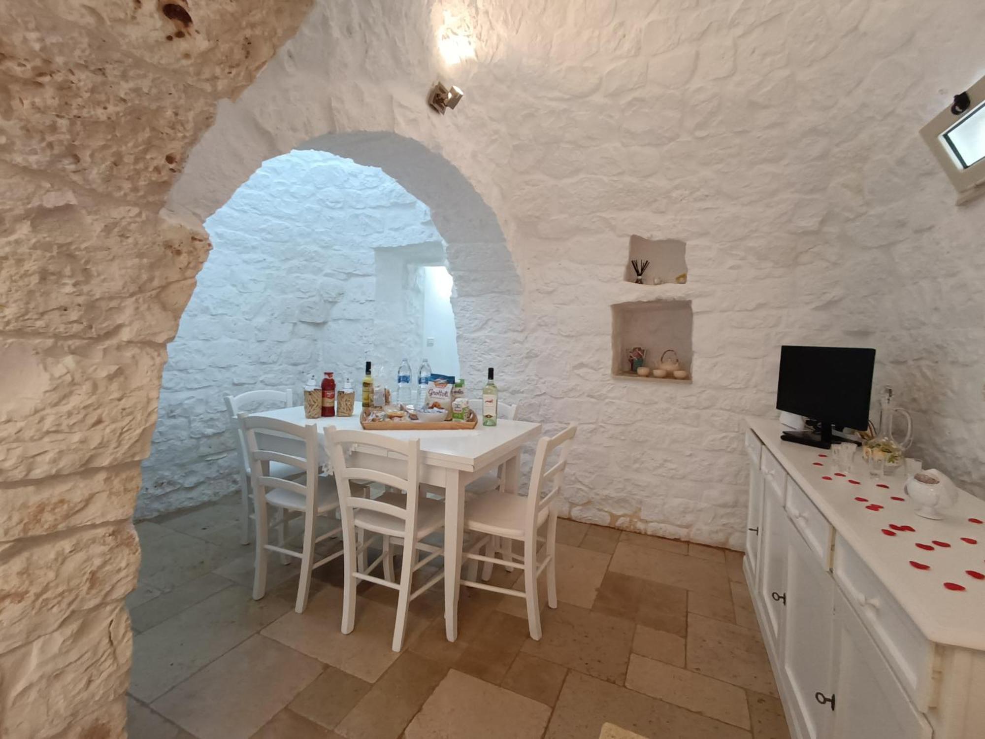 Villa Trullo Bianco Ulivo à Ostuni Extérieur photo